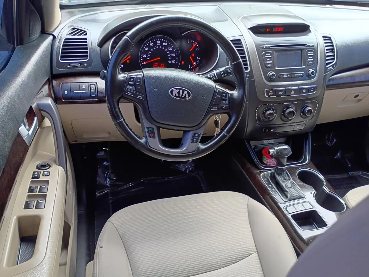 2015 Kia Sorento — image 5